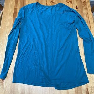 Lululemon green  long sleeved t-shirt